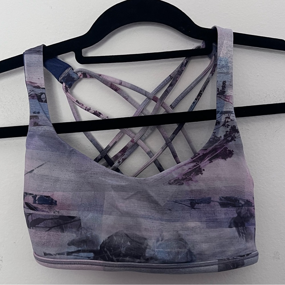 Lululemon Free To Be Wild Bra 4 Light Support Sunrise Silhouette